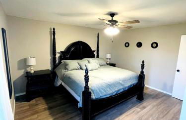 Full HOME with 2 KING BEDS and a POOL - Foto 7