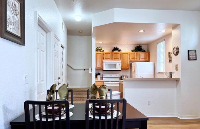 Lovely Family Townhome In Great Location-2200scd 4 Bedroom Townhouse by RedAwning - Photo 16