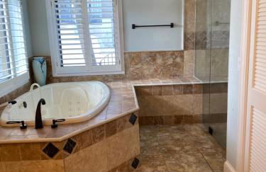 Flagler Beach Ocean Front Villa w/ Lg. In ground Pool-5-6Br/4Bth& attached apt - Photo 16