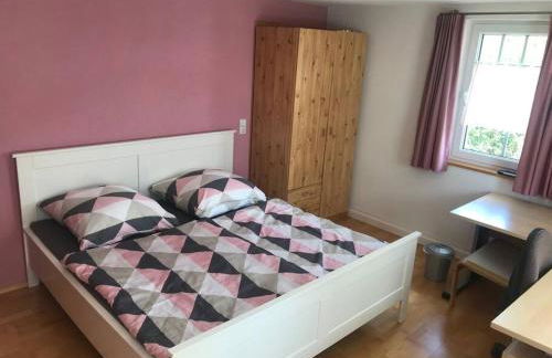 Ferienzimmer Oelhaf Zimmer in Rosé Self Check-In mit Key-Tresore - Photo 1