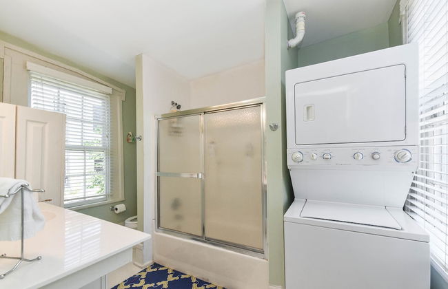 Artist's House Upper Apt Walk to Forsyth - Photo 26