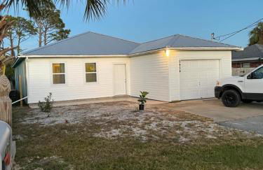 House 3 blocks to the beach - Foto 1