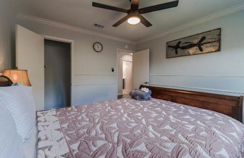 Beautiful home with backyard - Photo 4