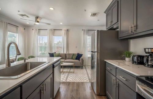 Comfy Studio With Private Parking Near Tx Med Ctr - Foto 12