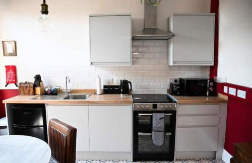 Cozy Alty Flat Walk to Market Tram to City - Foto 8