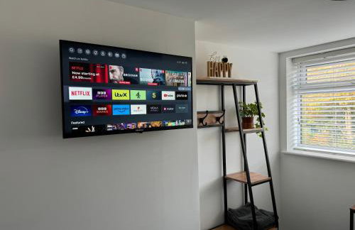 modern 1 bed apartment with car parking - Foto 10