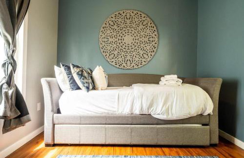 Charming Fountain Square Home 2 Bedroom BBQ Family Friendly - Foto 22