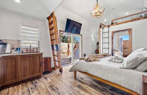 Romantic Tiny Luxury Retreat w heated pool, sauna n outdoor shower in Wimberley 10 acres - Foto 26
