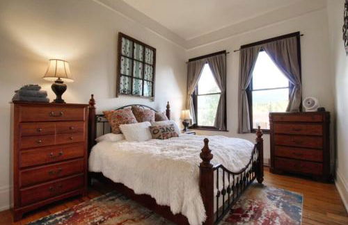 Historic Mountain Loft with GREAT Views - Foto 3