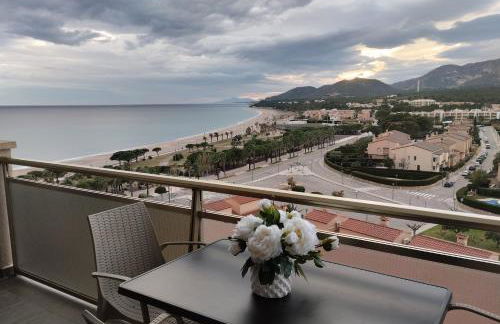 Apartamento con terraza, vistas playa y montaña - Foto 24