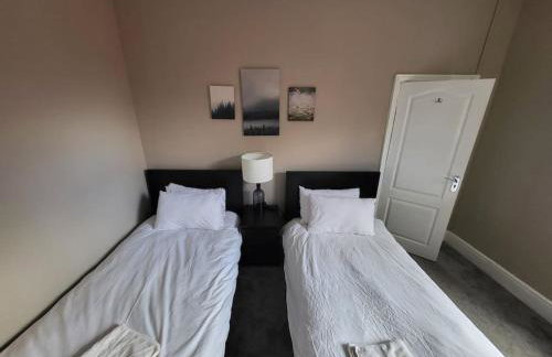 4 Bedroom house, 8 min to city! - Foto 21