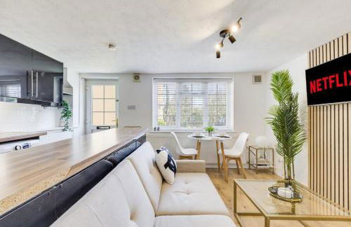 Cozy Riverside Cottage in Hertford Town with Parking - Foto 34