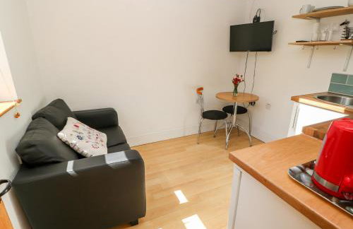 Garden Cottage - Photo 3