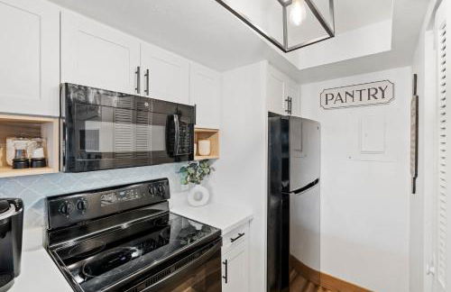 Spend Your Vacation in Luxury with Pool Views - Foto 12