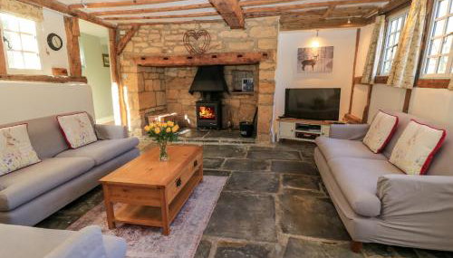 April Cottage - Photo 4