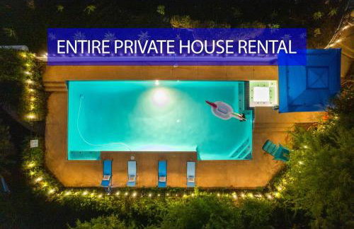 Entire Private Home with 4 Bedrooms 3 Bathrooms, Big Yard, View, , King Bed, 10 Parking, Available Now - Foto 1