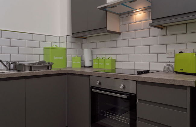 3-bedroom Apartment by Eden Project - Free Parking - Photo 13