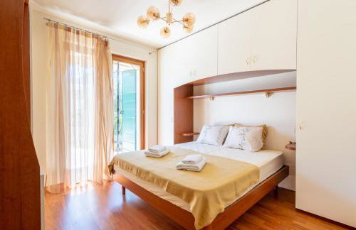 Charming Orange Apartment with Private Pool and Garden Oasis - Foto 22