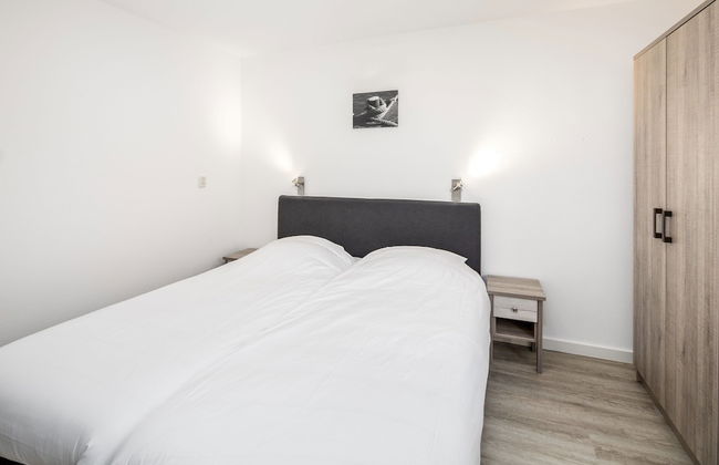 Holiday Home in Oostkapelle Near the Beach - Photo 6