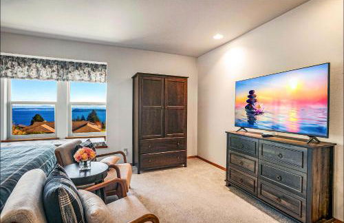 Spacious 3BR3BA with Spectacular Water Views - Foto 27