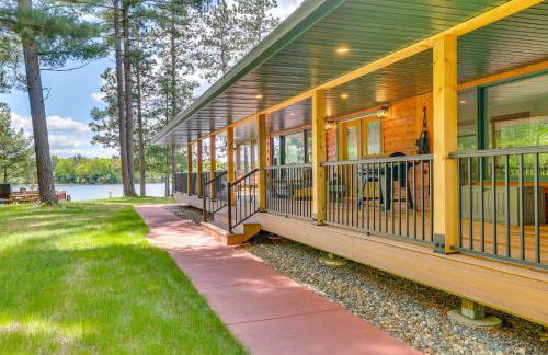 Gorgeous Lake Arbutus Getaway with Dock and Boat House - Foto 35