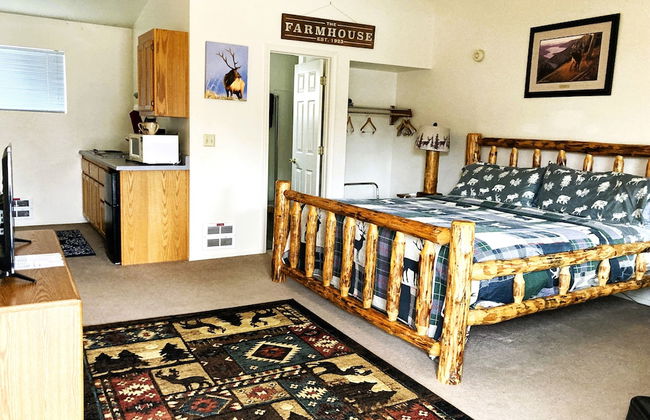 Travellers Rest Cabins and RV Park - Photo 12