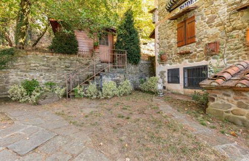 Awesome Home In Villa Di Piteccio - Foto 7