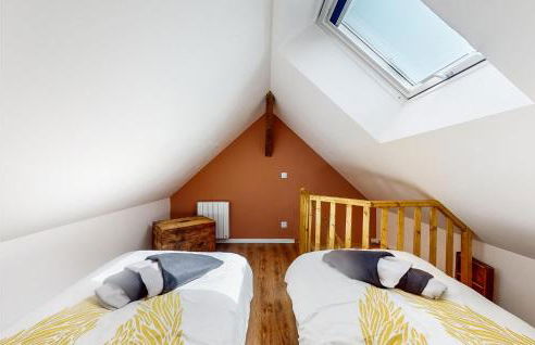 Cozy Apartment In Neuilly Le Vendin - Photo 5