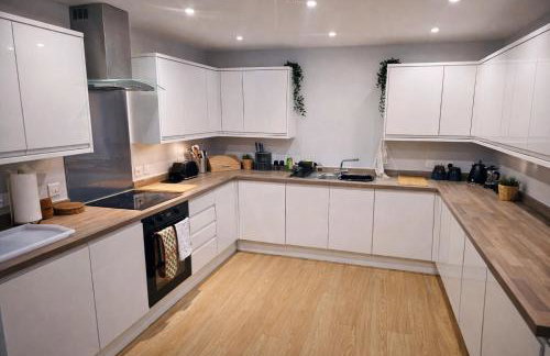 2 Bed Flat - Contractor - Central MK - Parking - Sleeps5 - Foto 18