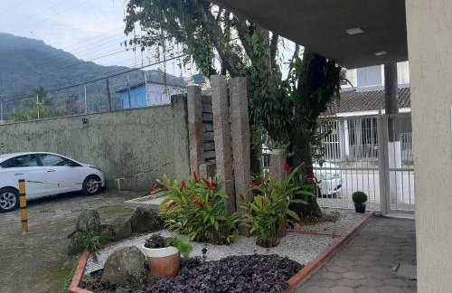 APTO PERTINHO DA PRAIA Internet 500mb e 3 Tvs 2 Quartos TV a cabo Estacionamento Tudo Perto - Foto 55