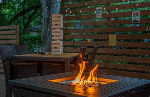 Vineyard Cottage-Pet Friendly & Walk to Oaklawn! - Foto 54