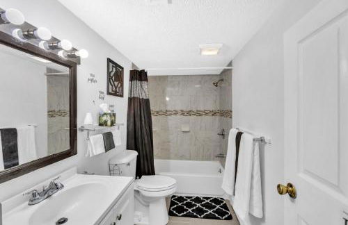 Lovely PET FRIENDLY three bedroom in desirable Urbandale Location! 3 Home by RedAwning - Foto 12