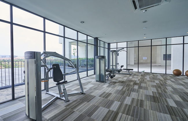 OYO Home 44001 Elegant Studio Setia Alam Trefoil - Foto 17