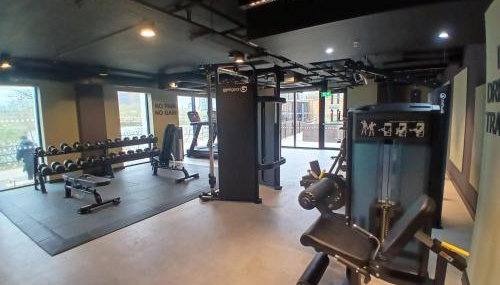 Modern 2BR Apartment in Manchester with Parking - Foto 2