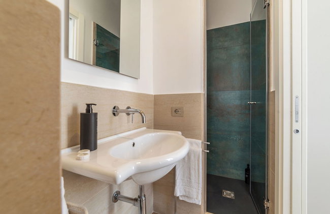 JOIVY Exclusive 2-Bedroom Villa with Private Garden - 5 minutes from the Colosseum - Photo 92