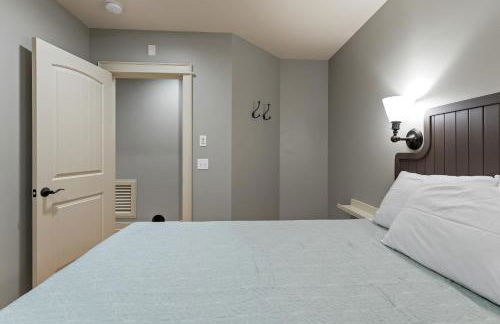 Grand Theatre Condo in the Heart of Downtown Grand Haven - Foto 21