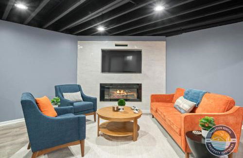 New Lake Como Retreat with Bar and Pool Table - Foto 8