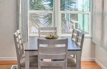 Quaint Mid-Century Cottage by the Coast - Foto 7