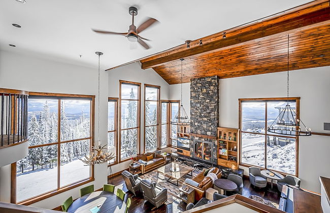 Inuksuk Lodge 4800 sq ft of Excellence - Photo 23