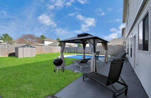 Tranquil 4-BR Oasis With Pool & Backyard Bliss! - Foto 45
