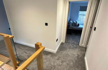 3 Bed house near Tenby with Hot Tub - Photo 16