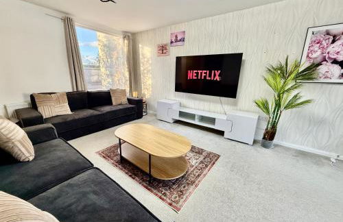 3 bedroom house with free parking - Foto 1