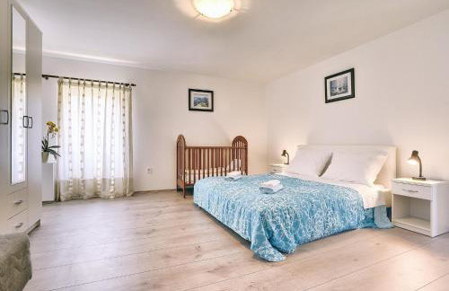 Apartment With Modern Decor and Spacious Garden, 3 km From the Beach - Foto 64