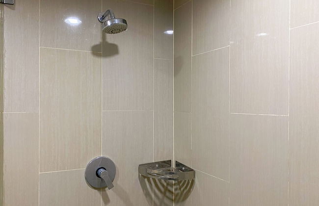 Homey and Good Studio at H Residence Apartment - Foto 10