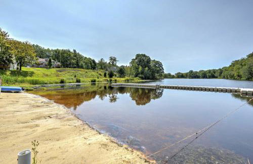 Deck, Fire Pit and Pool Access at Poconos Retreat! - Foto 42