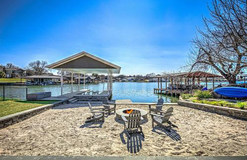 Lakefront Family Home for 12 w Picturesque Views & Patio - Foto 39