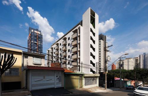 Apto com varanda e ótima localização - Foto 21