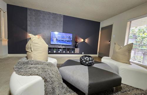 Stylish Galleria Condo 2BR 2BA Saltwater Pool Marquee Uptown - Foto 27