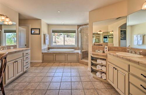 Luxe Vista Getaway with Private Pool and Hot Tub! - Foto 16