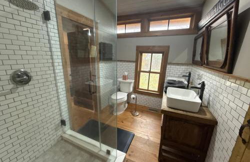 Stunning Cabin on Land Close to Lake Outdoor Area - Foto 2